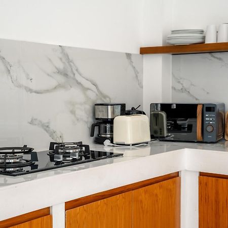 Villa Primarosa - Charming 3Br Villa With Rooftop Munggu Ngoại thất bức ảnh